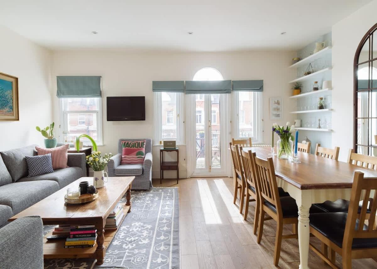 Barons Court 3 Bed, 50 Meters From Queens Tennis Club * London