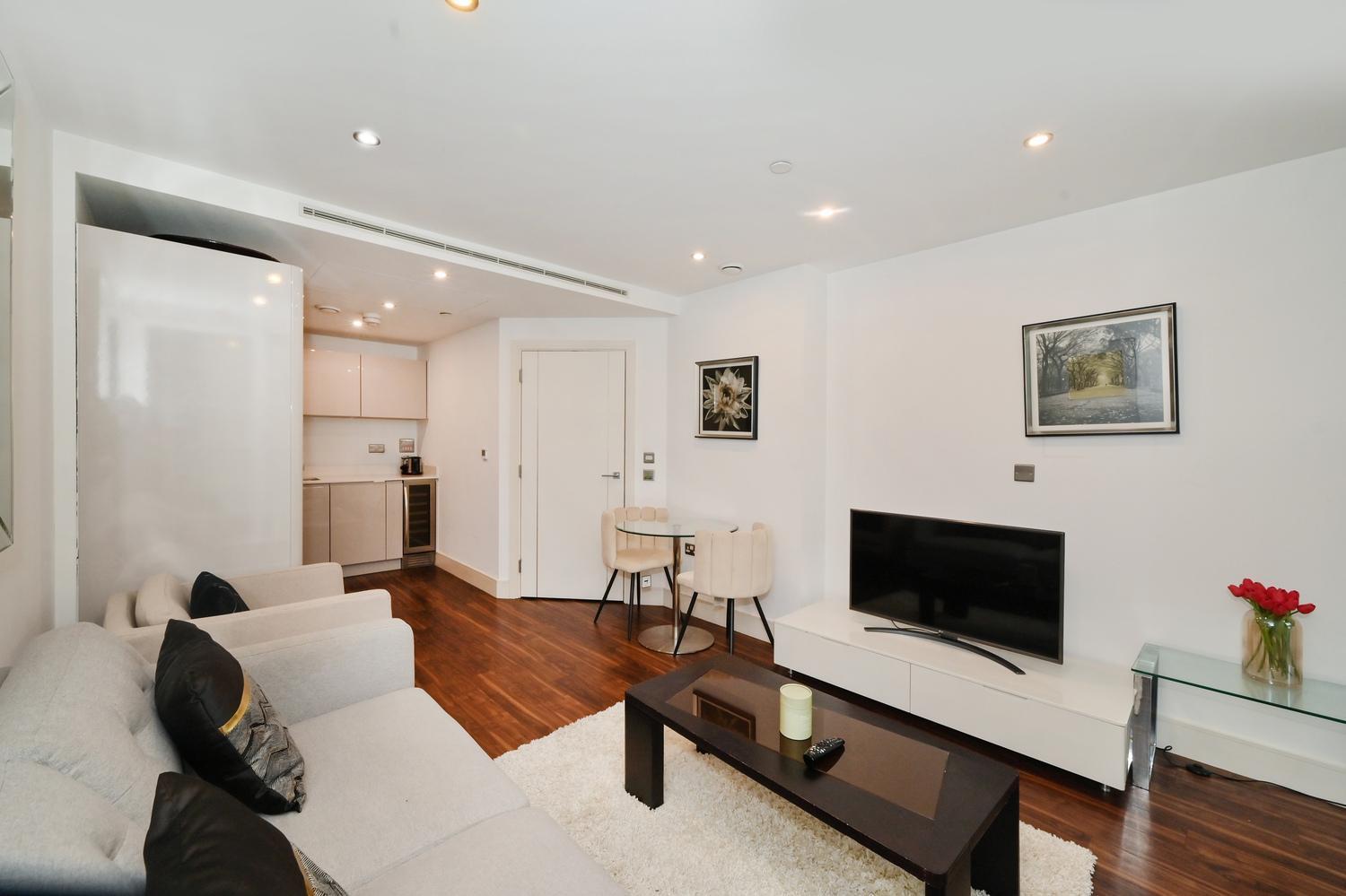 Tower Bridge - Balcony - Ac - Heated Floor - Fast Wifi - Luxurylondonstays Lägenhet London
