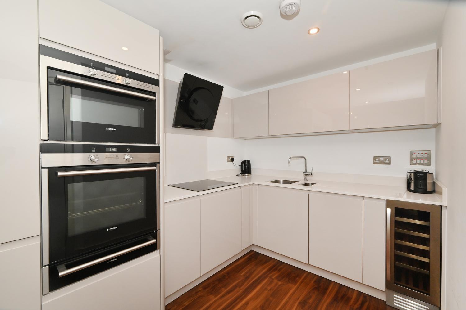 Lägenhet Tower Bridge - Balcony - Ac - Heated Floor - Fast Wifi - Luxurylondonstays London