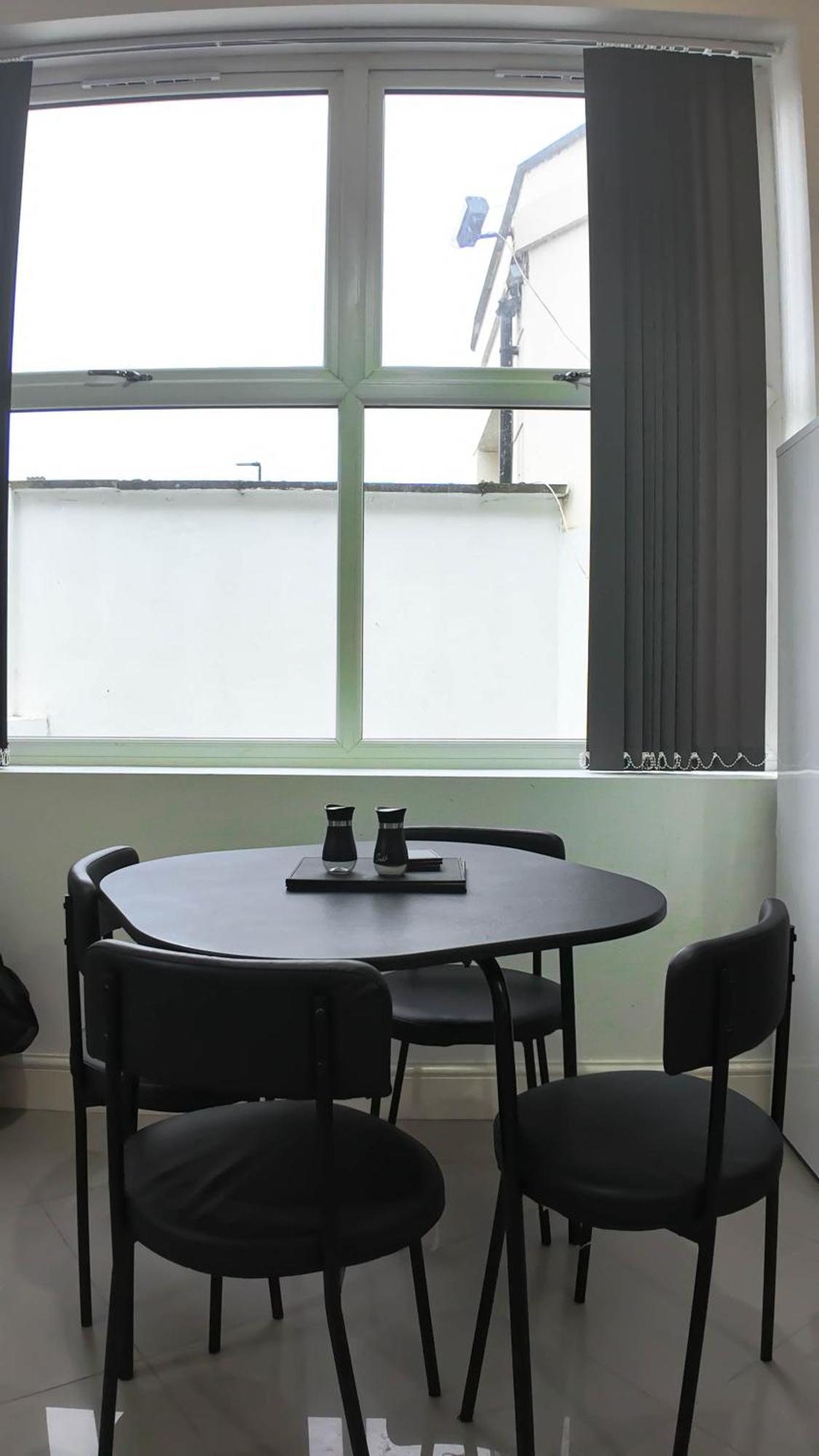 Lägenhet Spacious 2 Bed With Patio In Camden Wr201 London