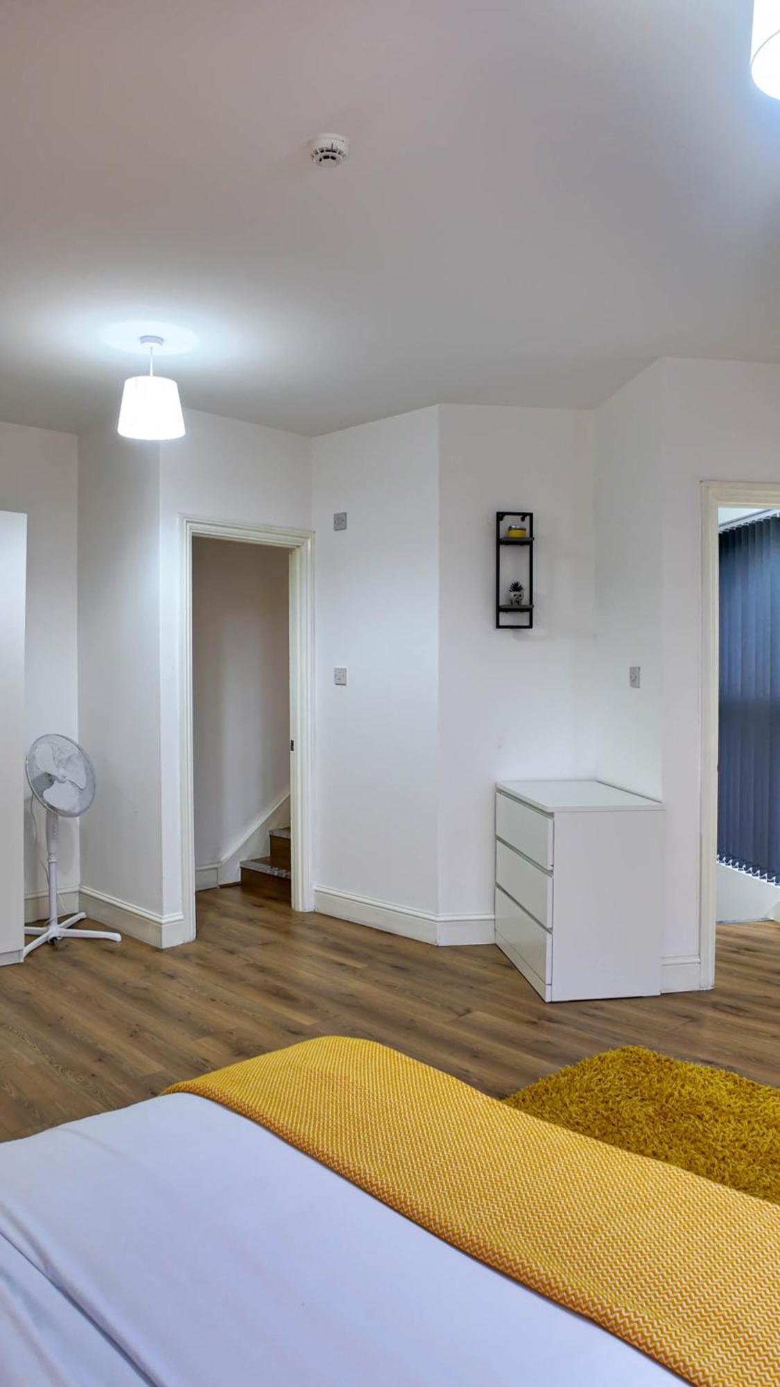 Spacious 2 Bed With Patio In Camden Wr201 Lägenhet *