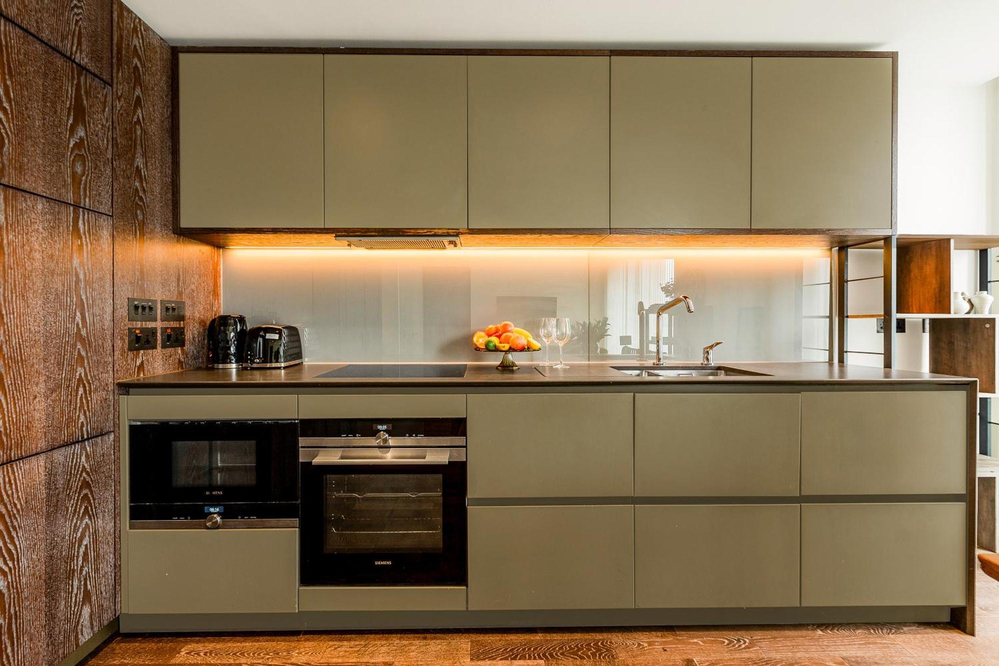 Radiant 2bdr With Balcony In Luxury Building Leilighet