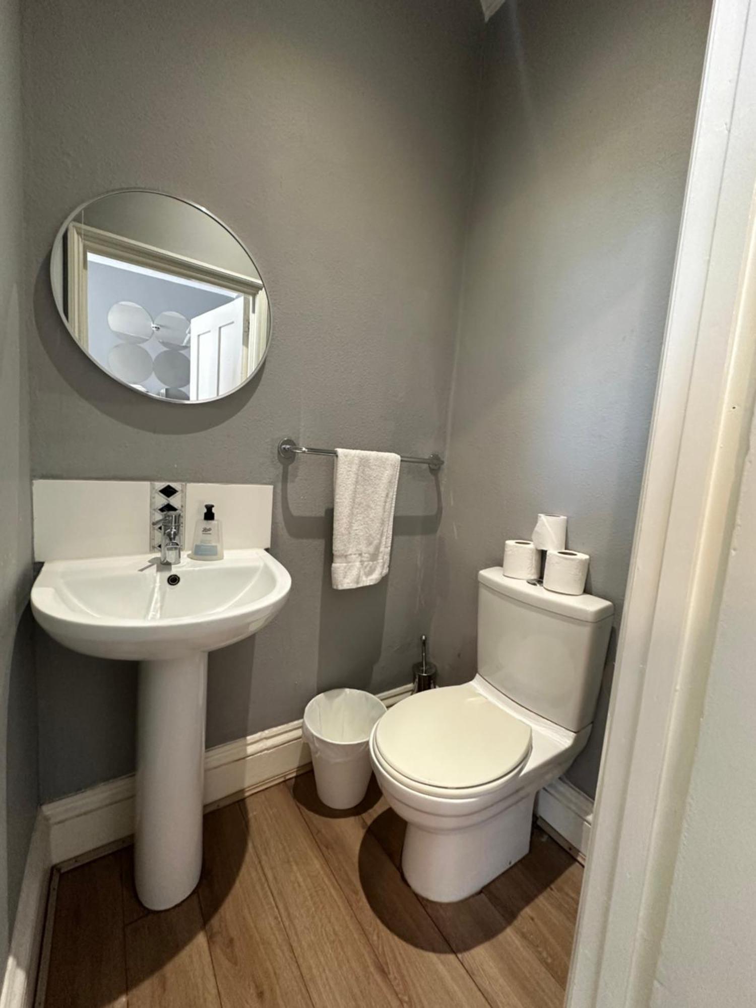 Edgware Guest house *