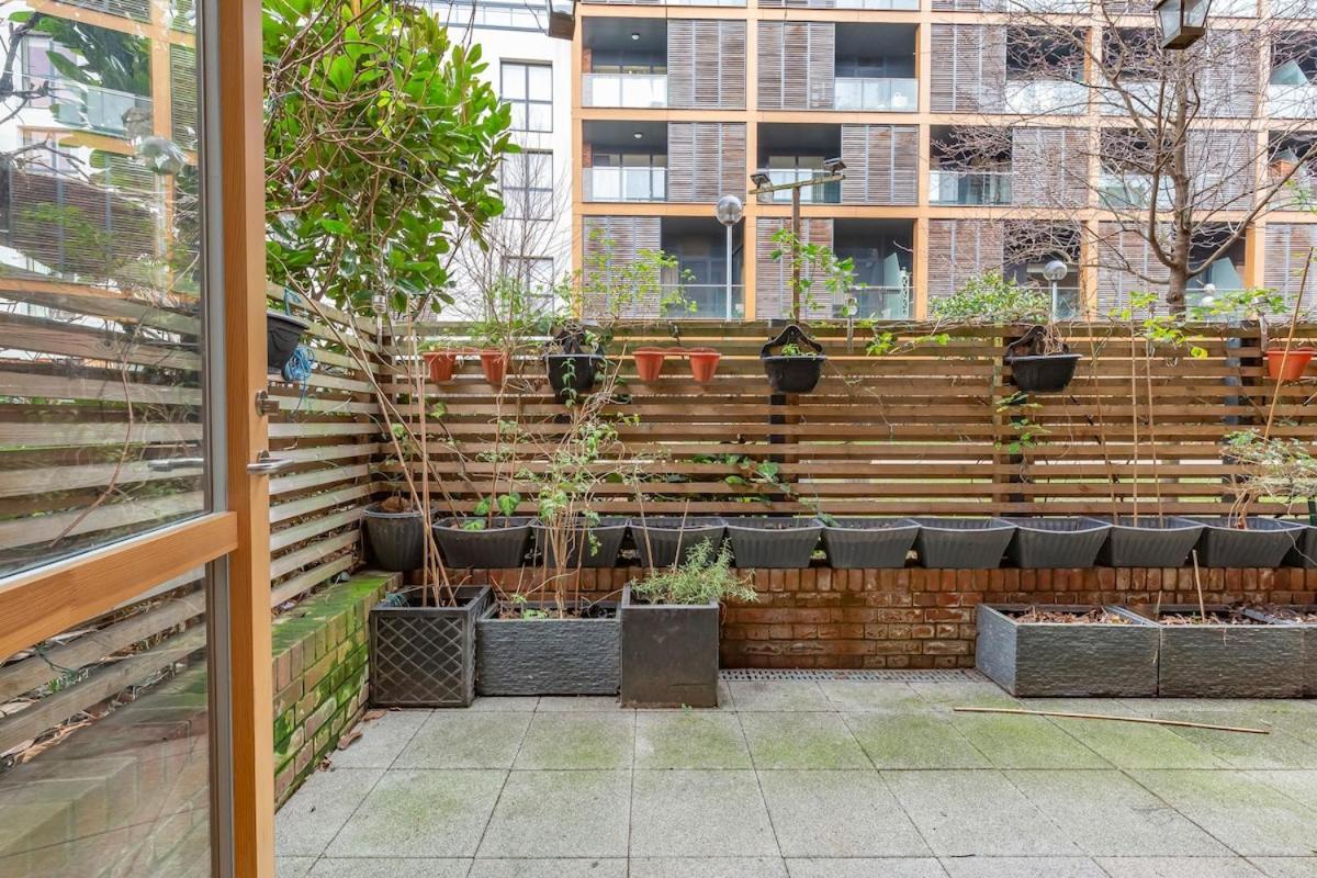 Leilighet Cozy 2 Bedrooms, Devons Rd Dlr *