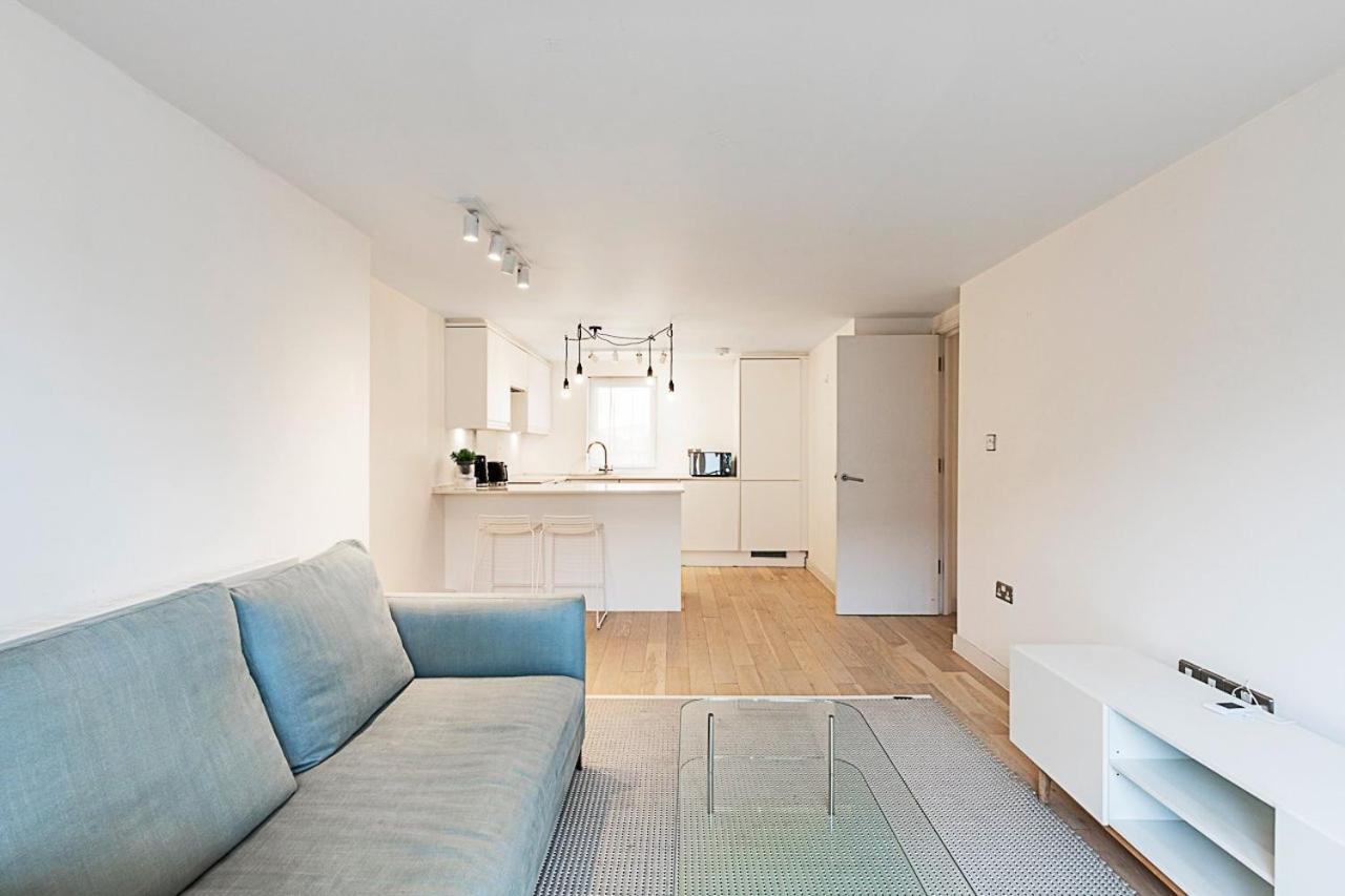 Comfy 2-bedroom With Balcony Lägenhet *
