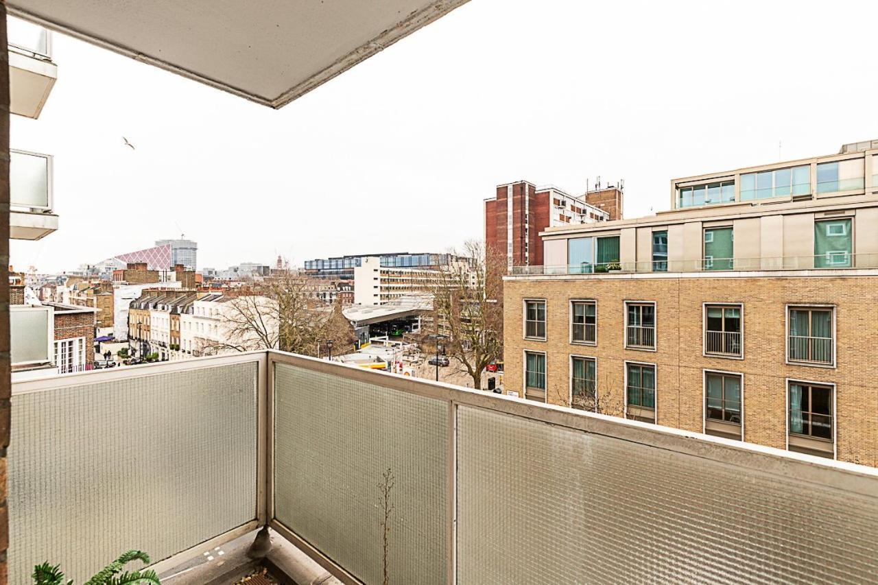 Comfy 2-bedroom With Balcony Lägenhet London