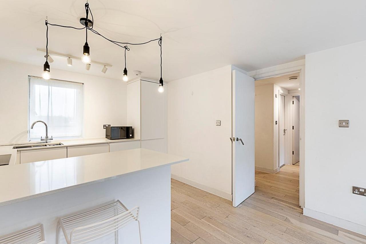 Comfy 2-bedroom With Balcony Lägenhet *
