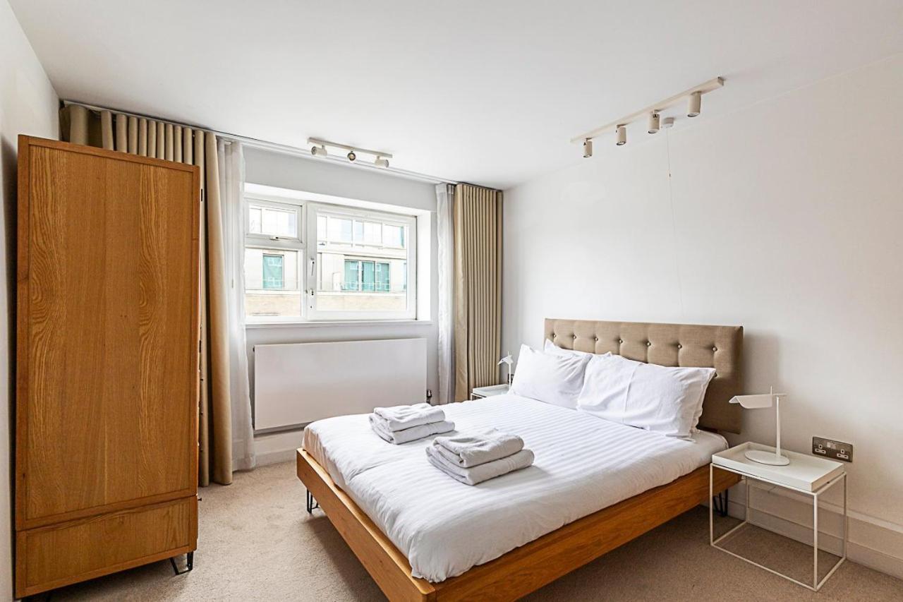 Comfy 2-bedroom With Balcony Lägenhet London