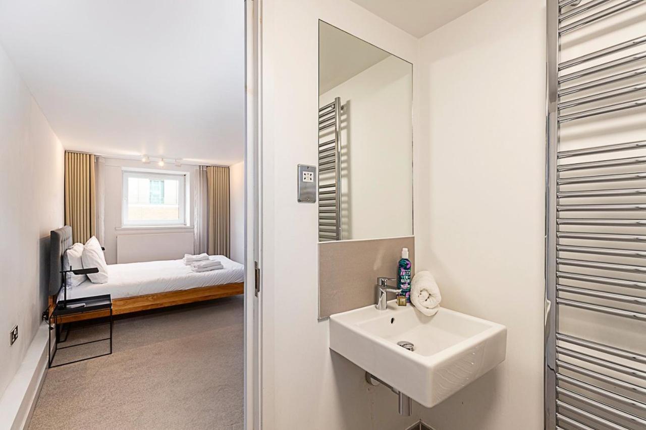 Lägenhet Comfy 2-bedroom With Balcony London
