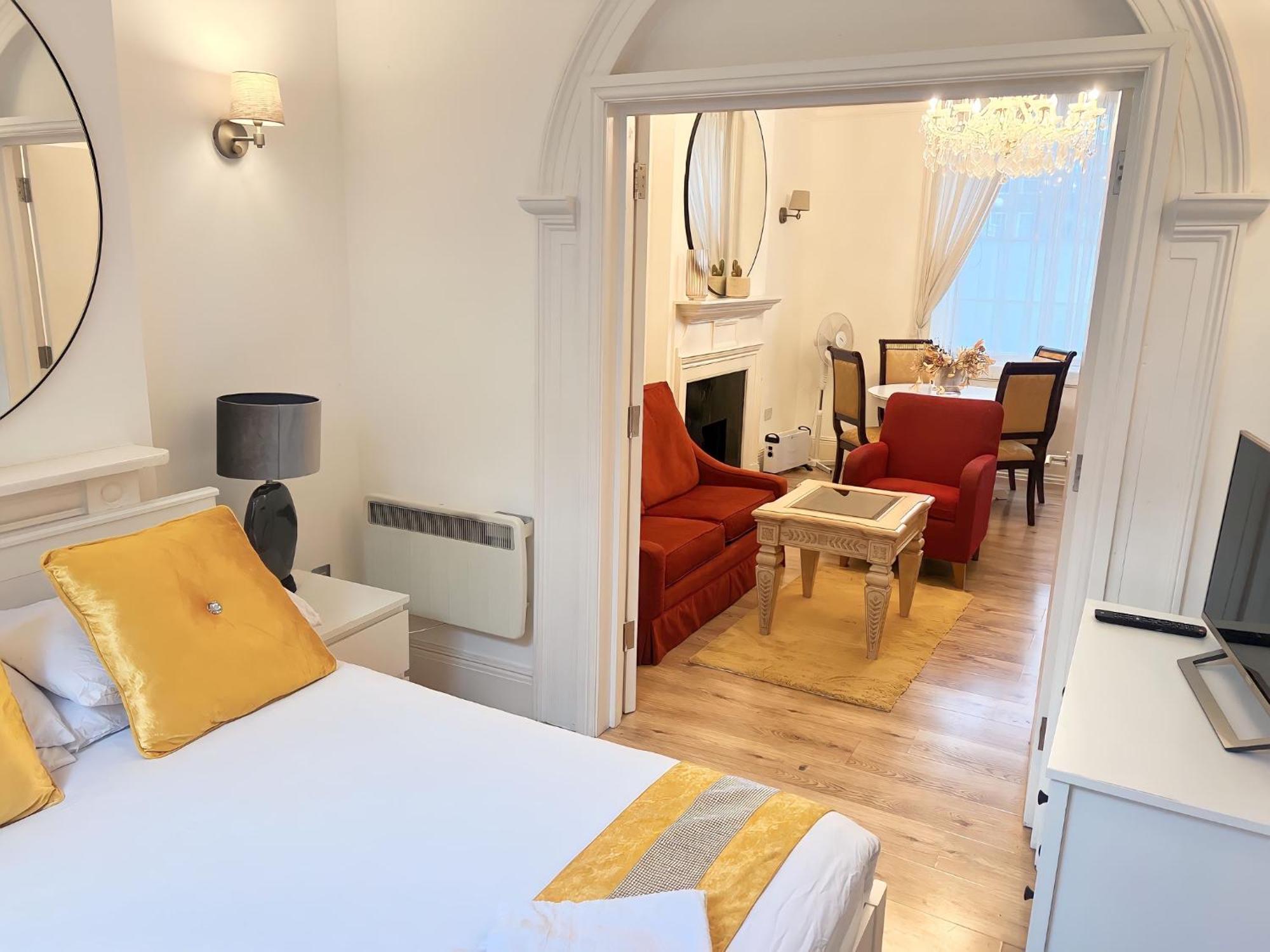 Hyde Park Luxe Apartment London