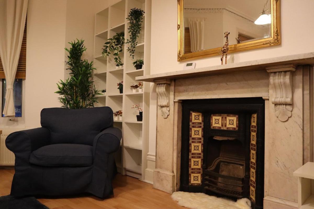 Stylish One Bed Flat In Brook * London