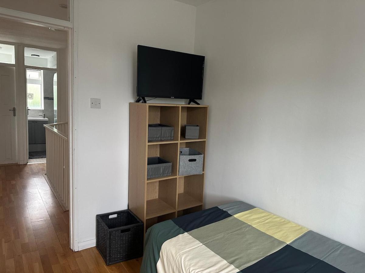 Appartement Simple And Tidy - Short Walk To Kennington & Oval Station Londen