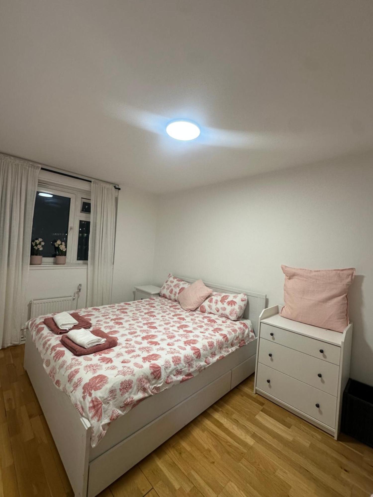 Simple And Tidy - Short Walk To Kennington & Oval Station Appartement *