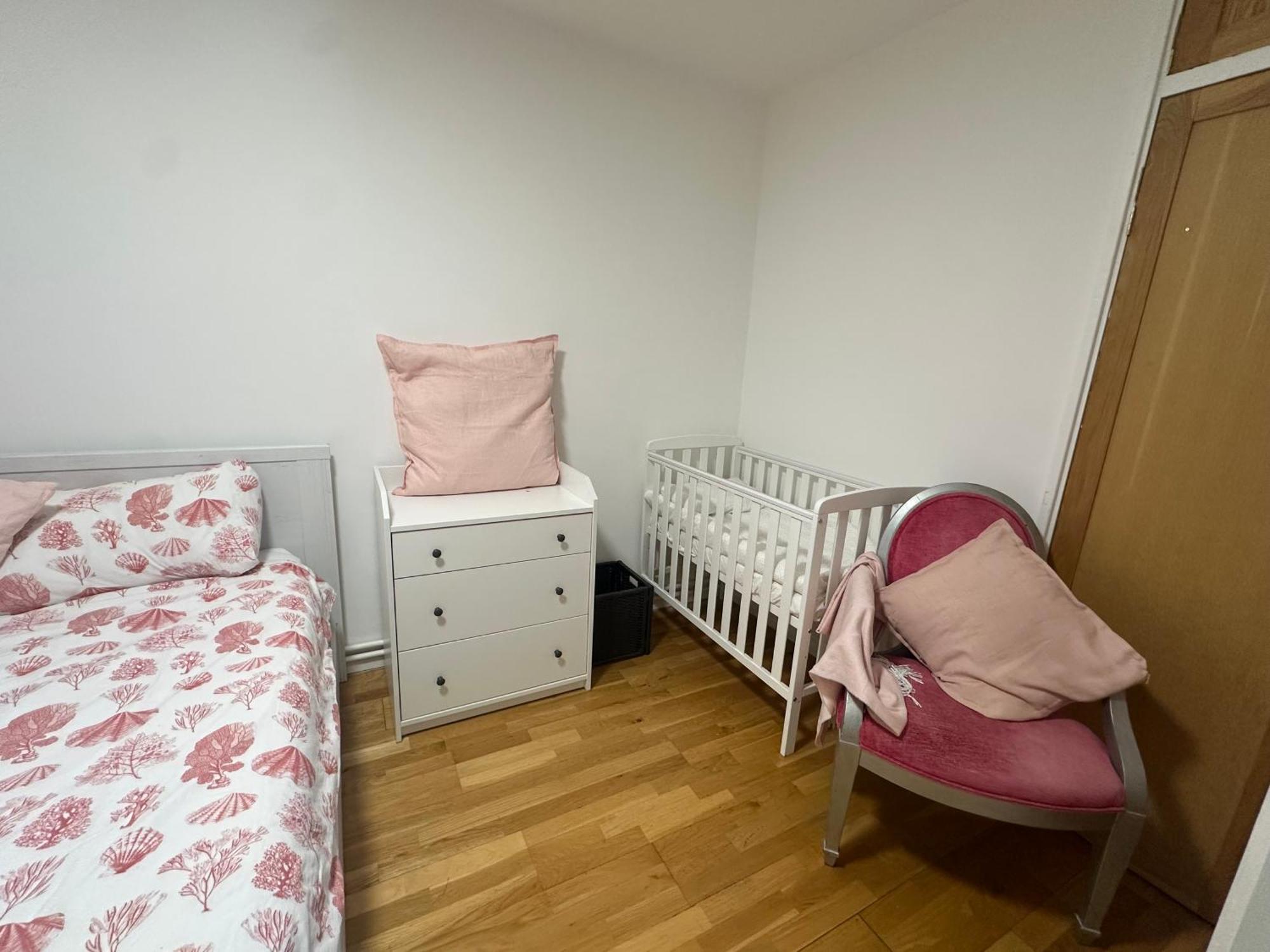 Appartement Simple And Tidy - Short Walk To Kennington & Oval Station *