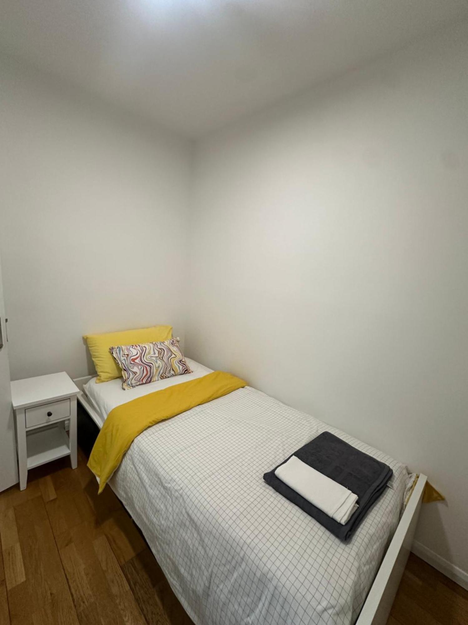 Simple And Tidy - Short Walk To Kennington & Oval Station Appartement