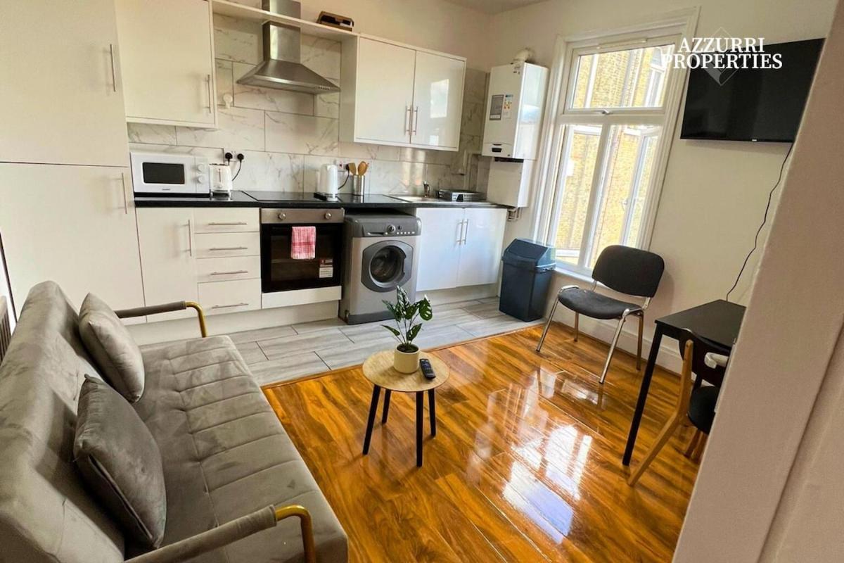 Two Bed Flat - 6 Minutes To Canning Town Station Leilighet