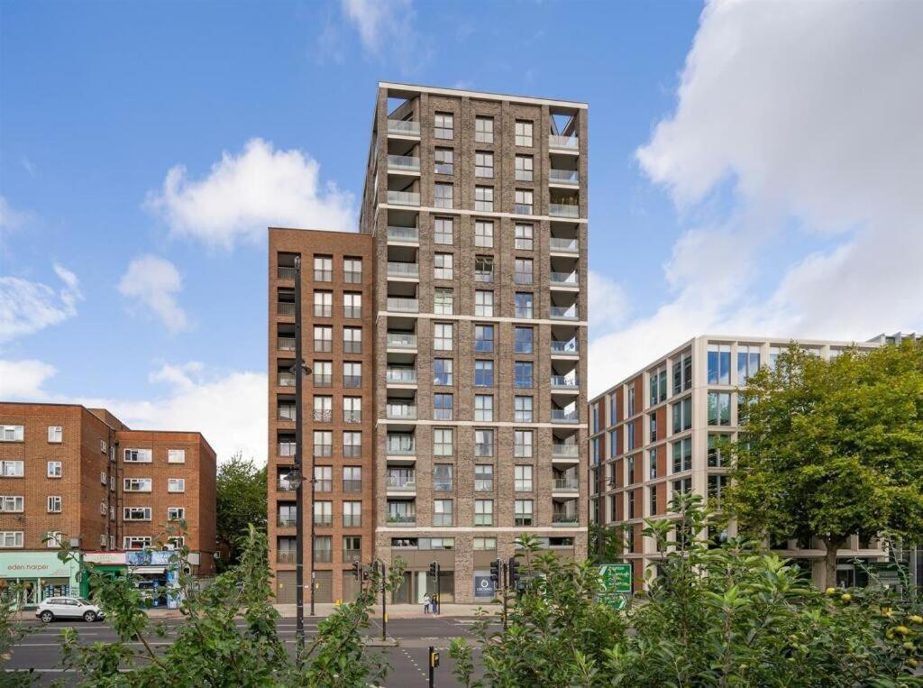 Hububb Luxury Somerset Apartment