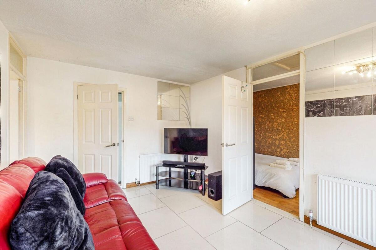Leilighet 1-br Flat With Easy Tube Access Nine Elms