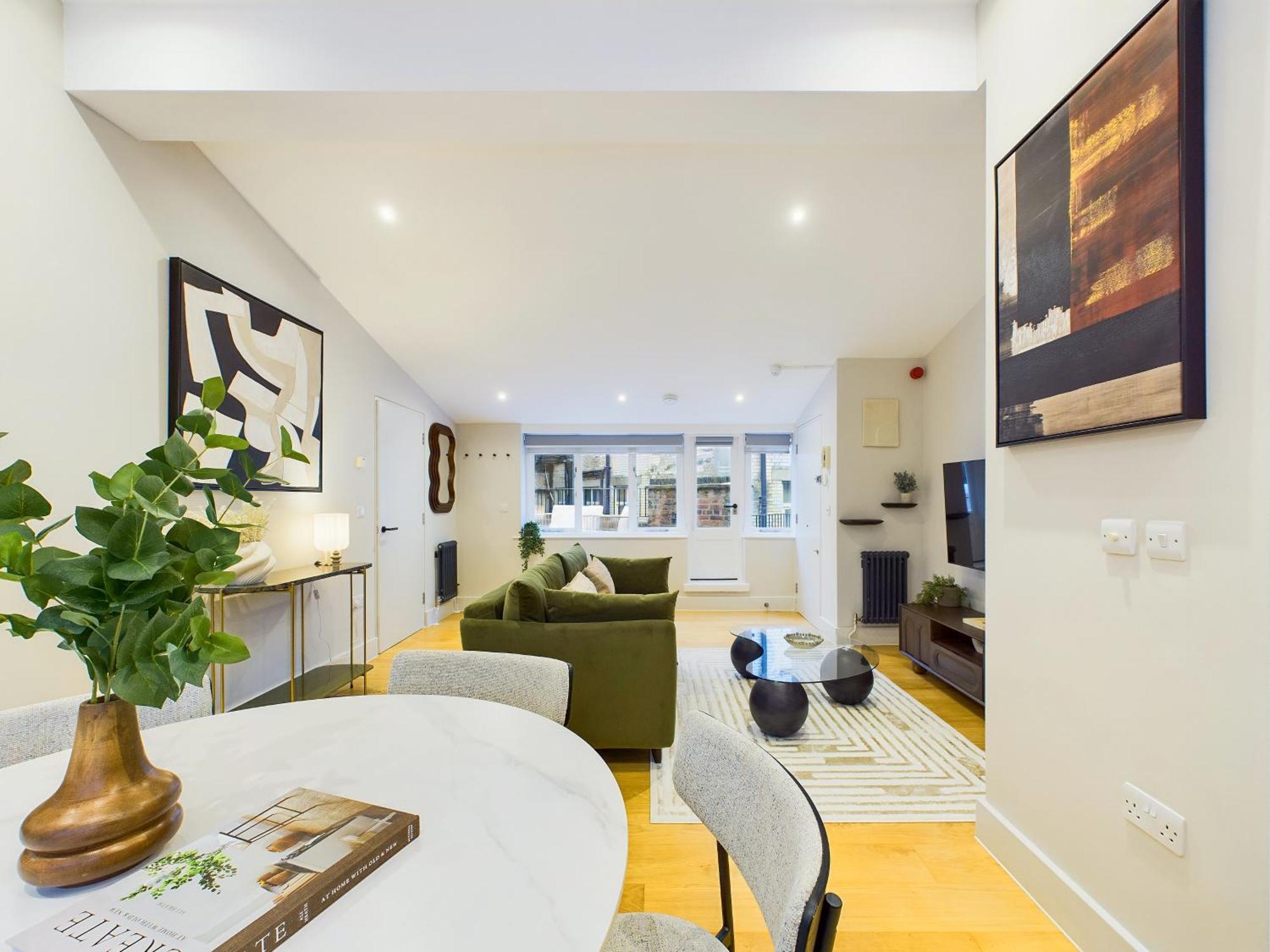 Be - The Piccadilly Circus Residences Apartment