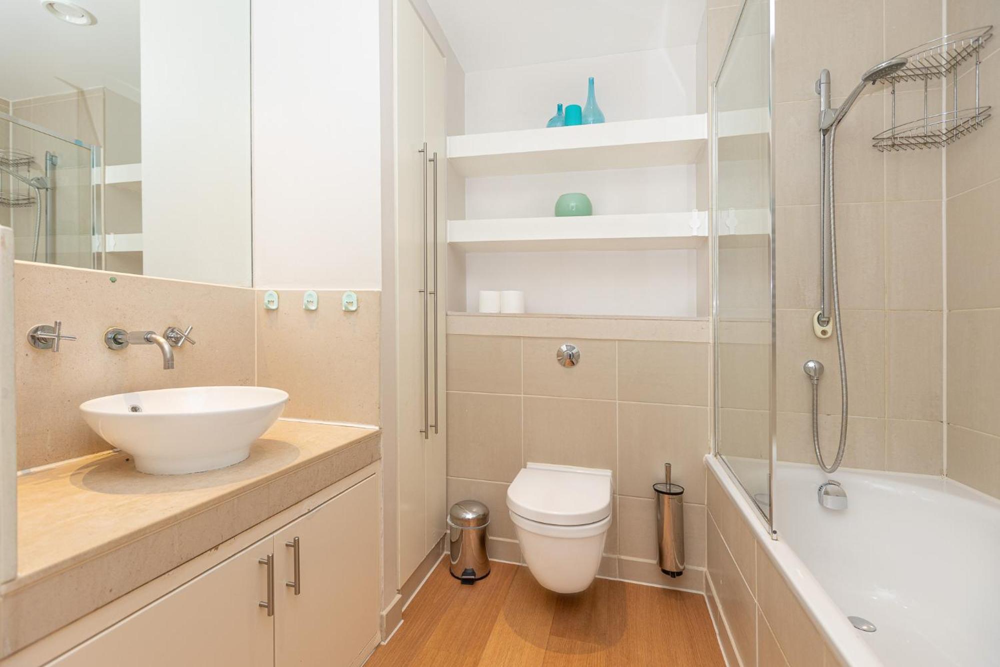 New Listing! Modern 3br, Prime Canary Wharf Appartement