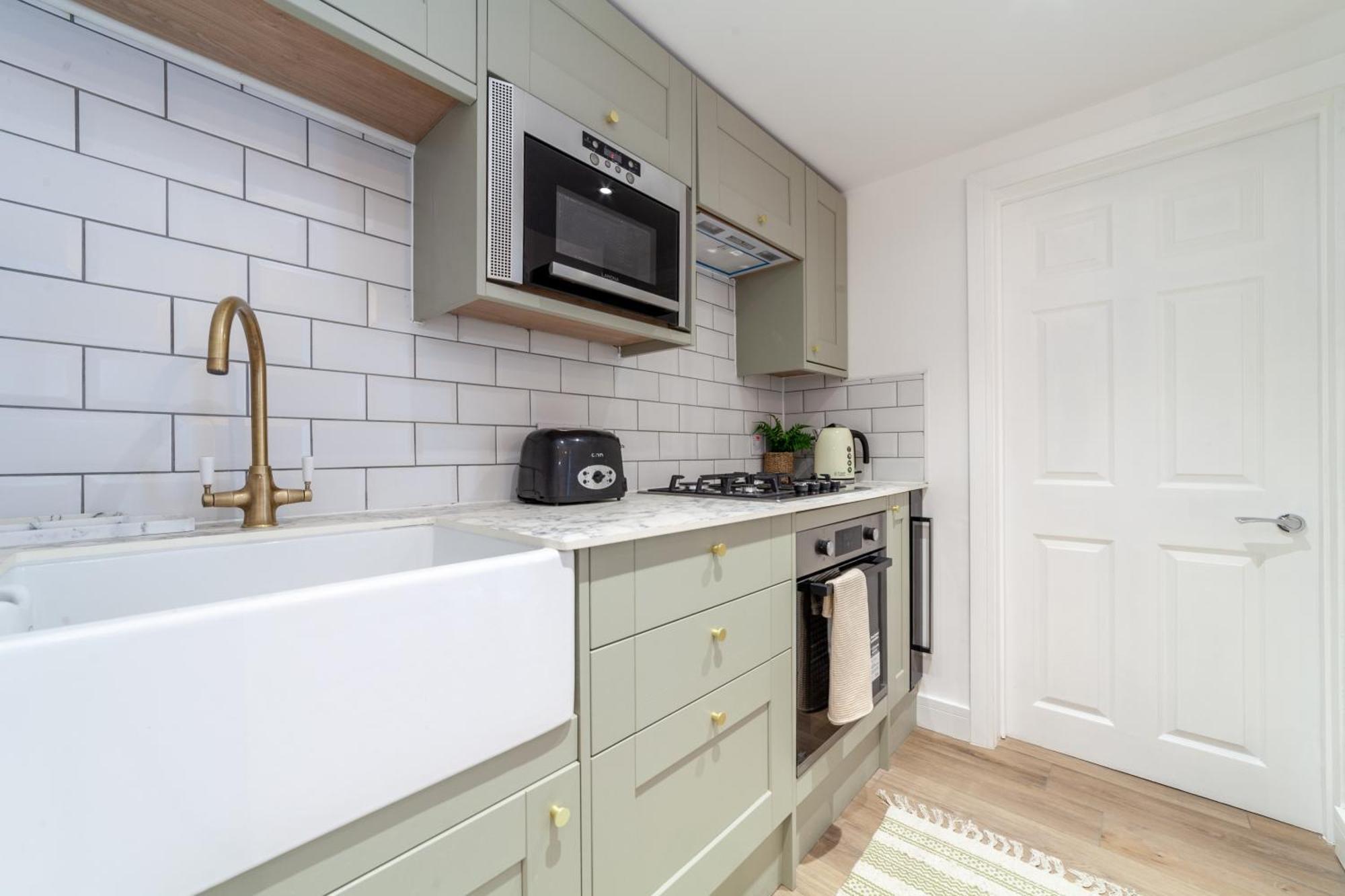 Renovated 2br Flat With Garden, Hammersmith Apartment