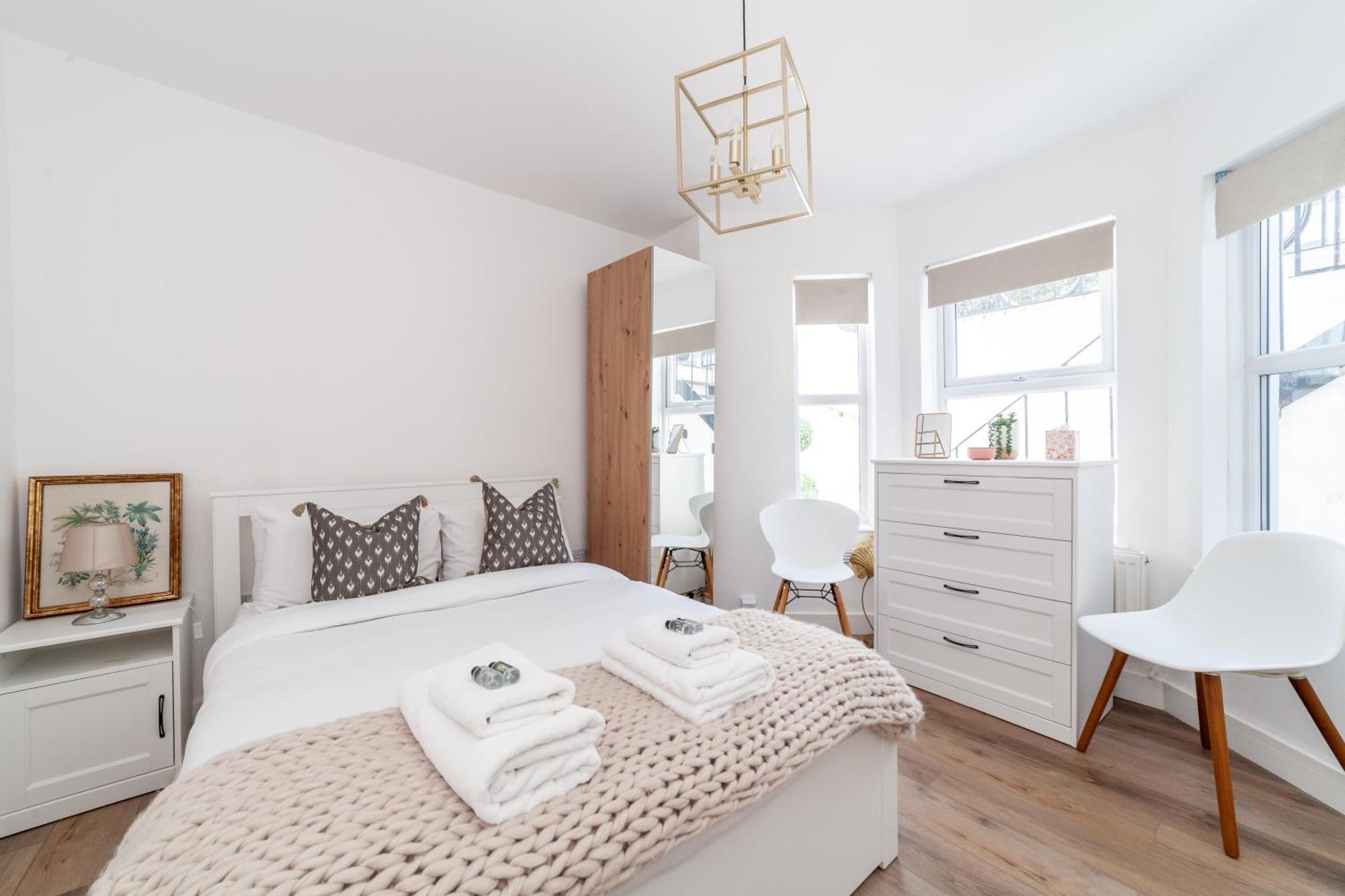 Renovated 2br Flat With Garden, Hammersmith