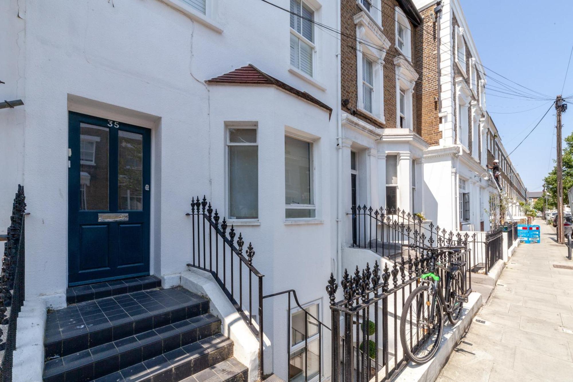Renovated 2br Flat With Garden, Hammersmith Apartment