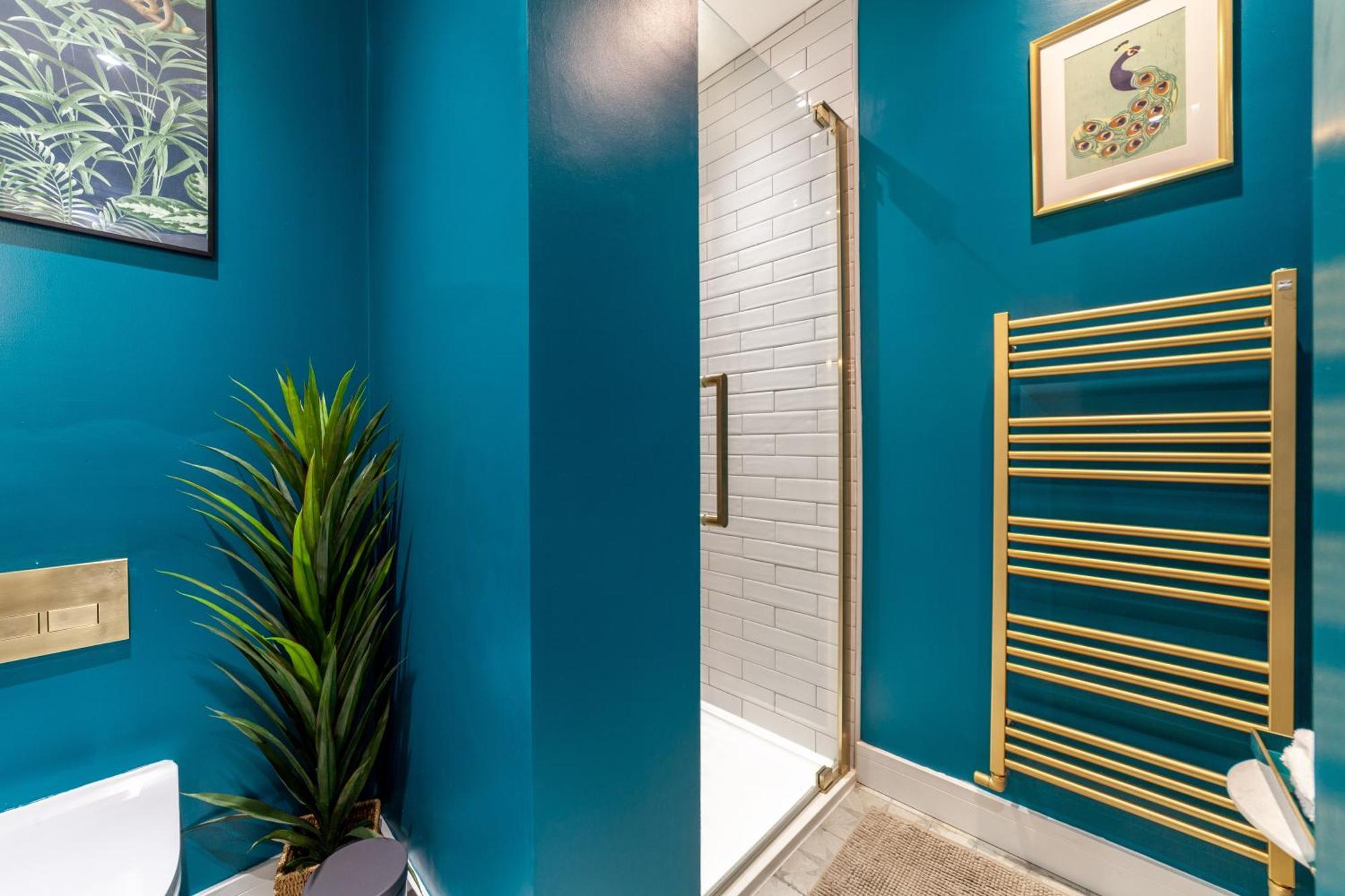 Renovated 2br Flat With Garden, Hammersmith Apartment *
