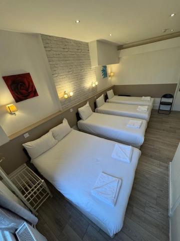 Tony's House Hotell 2*