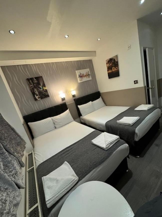 Hotell Tony's House 2*
