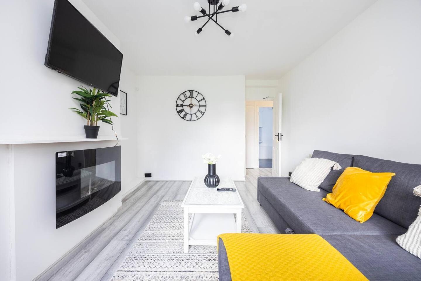 Holiday home Chic Urban Perfect For Groups Of Six!