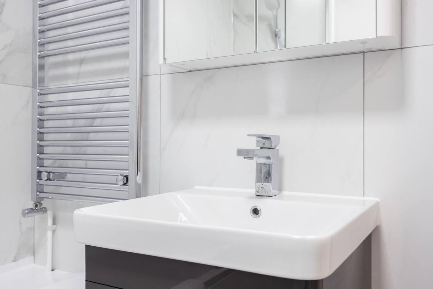 Holiday home Spacious 2br Gem - Close To Clapham Junction London