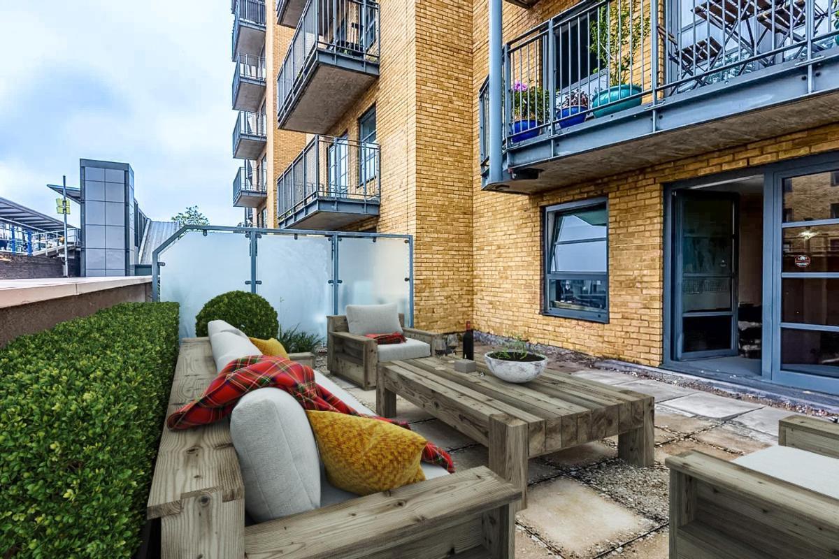 Apartment Londwell, & Limehouse Balcony Flat - Skyline Views