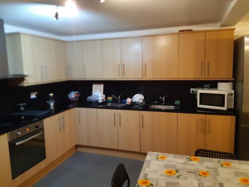 Homestay Double In A Specious House In Seven Sisters