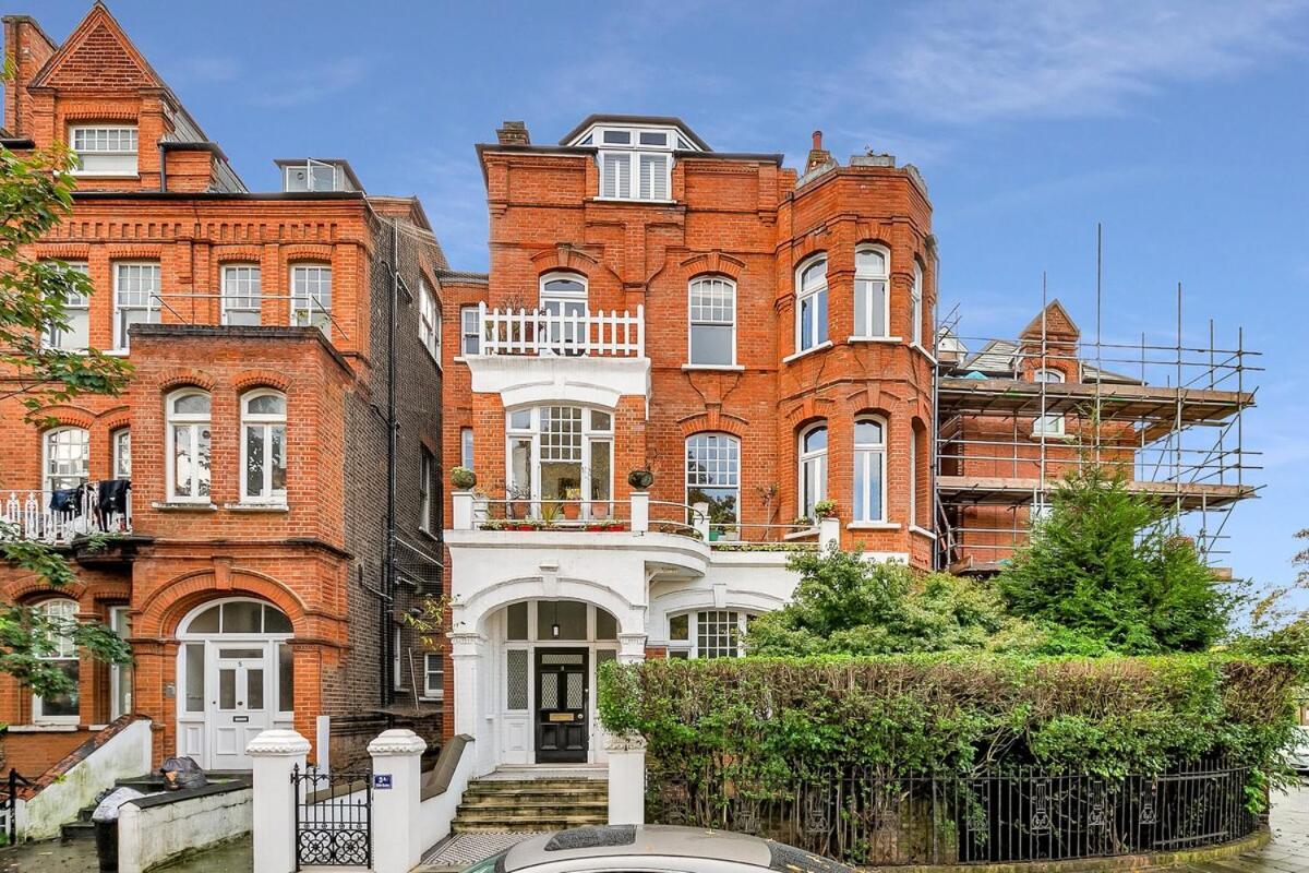 Luxury Kensington Flat - Private Garden - Tube 4 Min Walk Lägenhet *