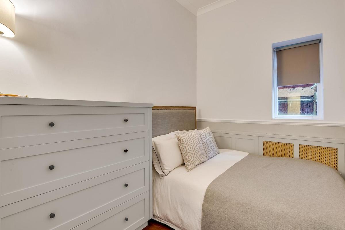 Luxury Kensington Flat - Private Garden - Tube 4 Min Walk Lägenhet London