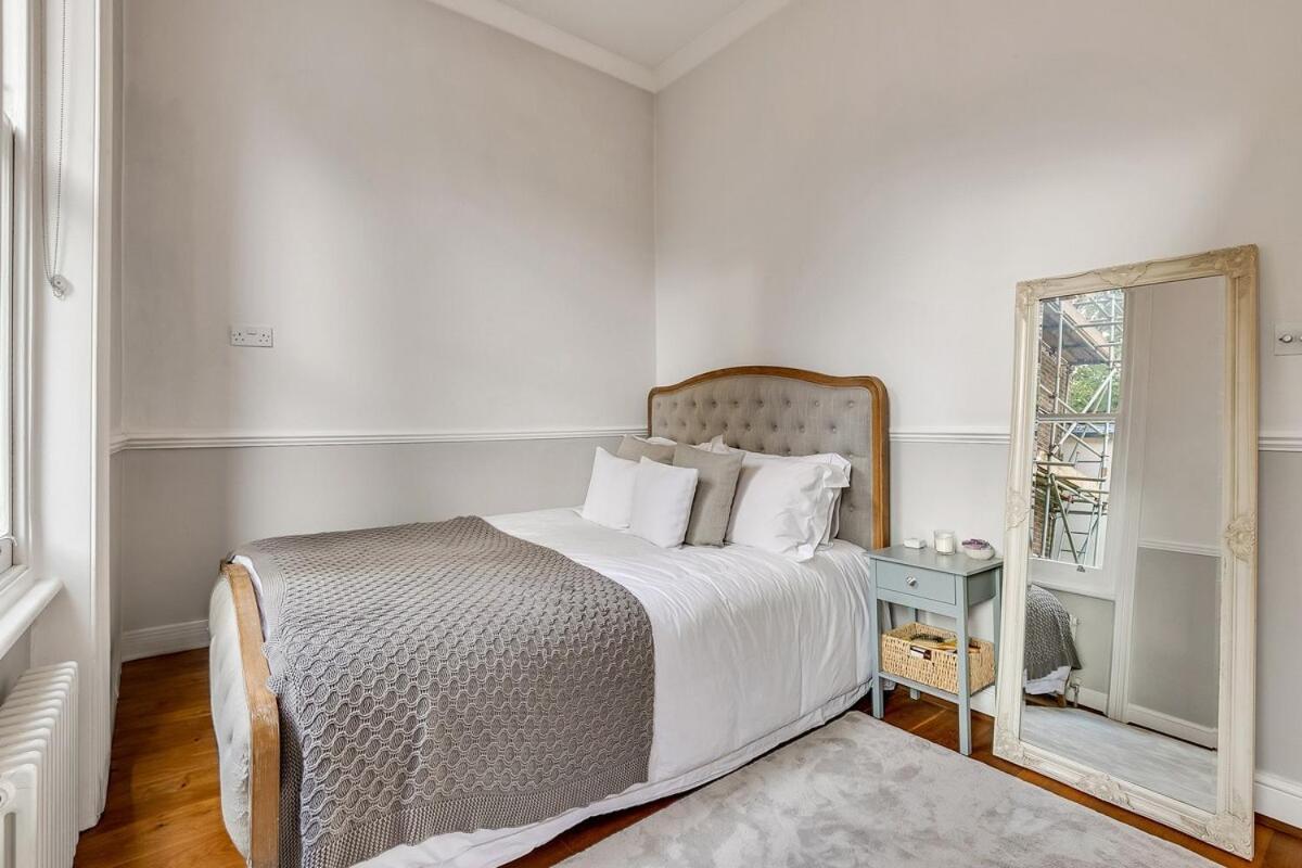 Luxury Kensington Flat - Private Garden - Tube 4 Min Walk Lägenhet *