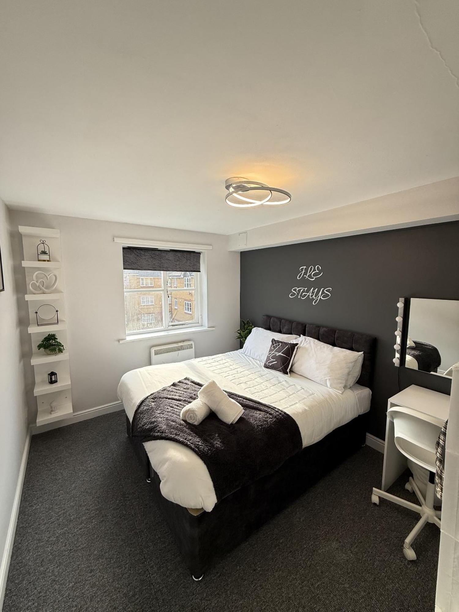2 Bed In Greenwich, Free Parking, Dlr Apartment