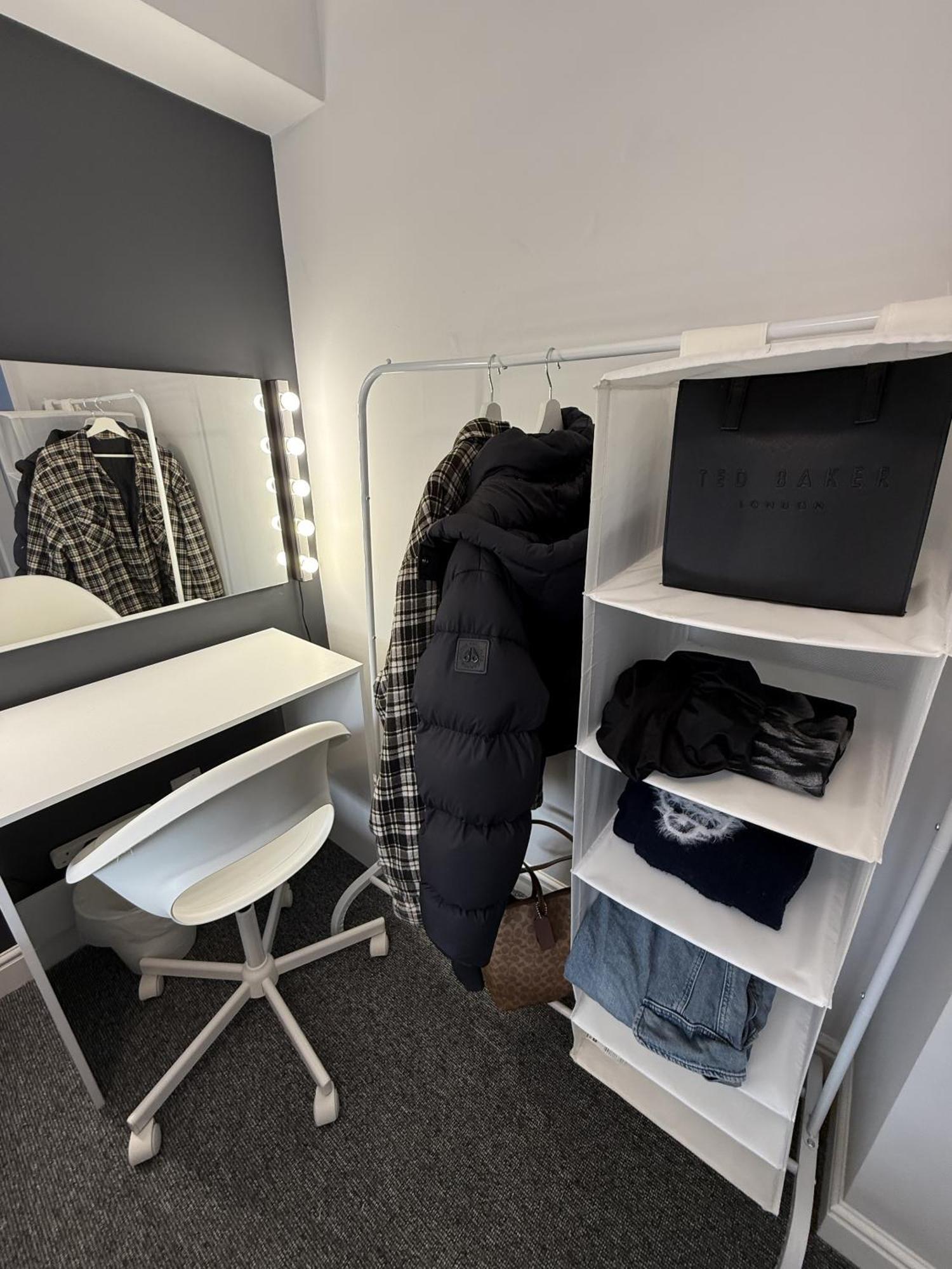 2 Bed In Greenwich, Free Parking, Dlr Lägenhet