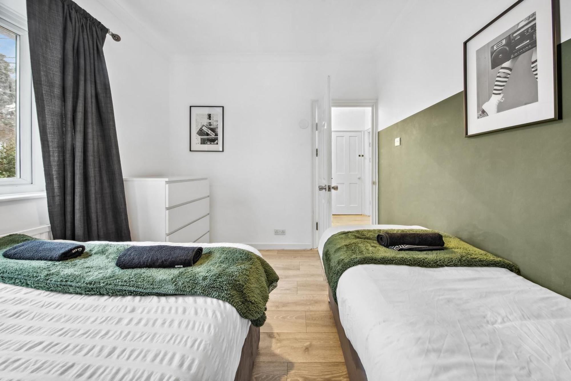 Luxury Retreat - Sleeps 7 - Hot Tub - Jacuzzi Ferienhaus
