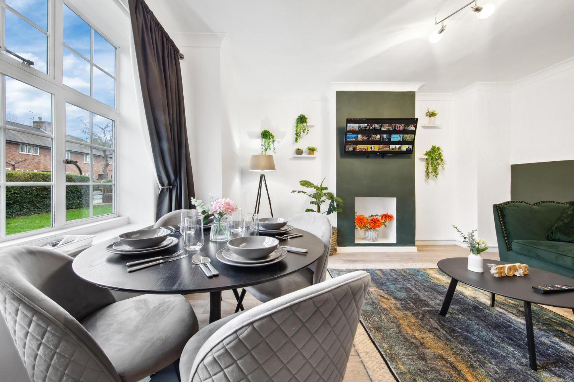Luxury Retreat - Sleeps 7 - Hot Tub - Jacuzzi Ferienhaus