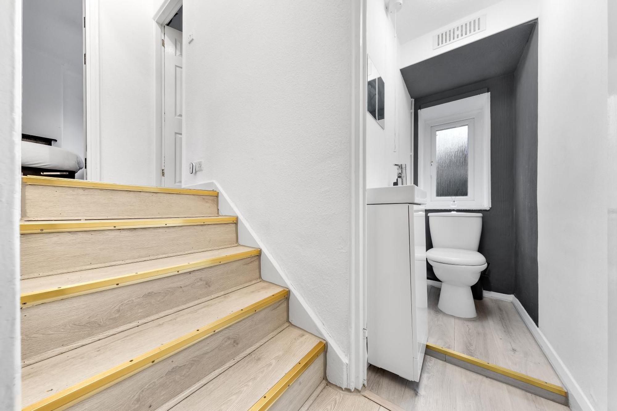Ferienhaus Luxury Retreat - Sleeps 7 - Hot Tub - Jacuzzi London