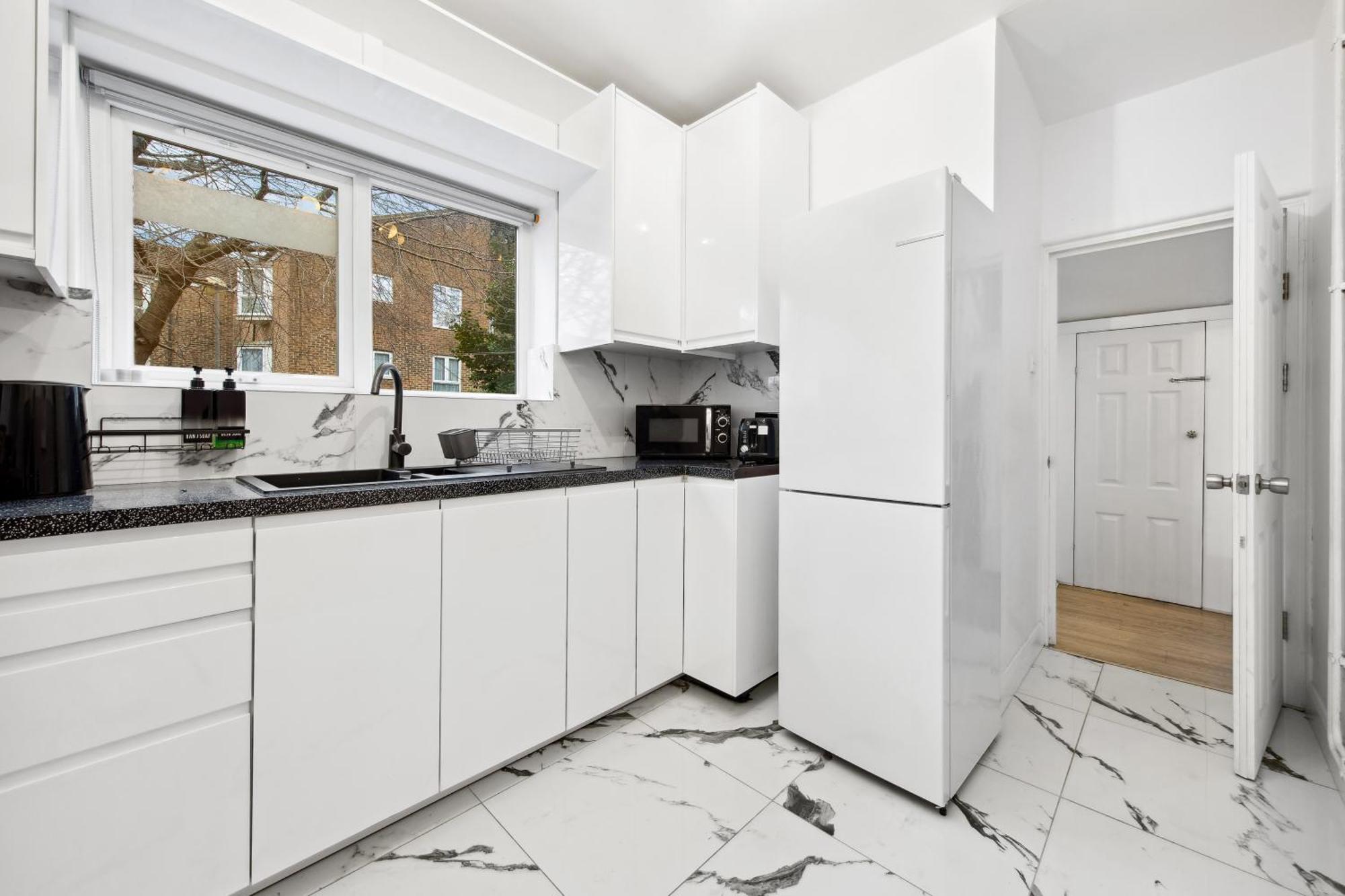 Luxury Retreat - Sleeps 7 - Hot Tub - Jacuzzi Ferienhaus London
