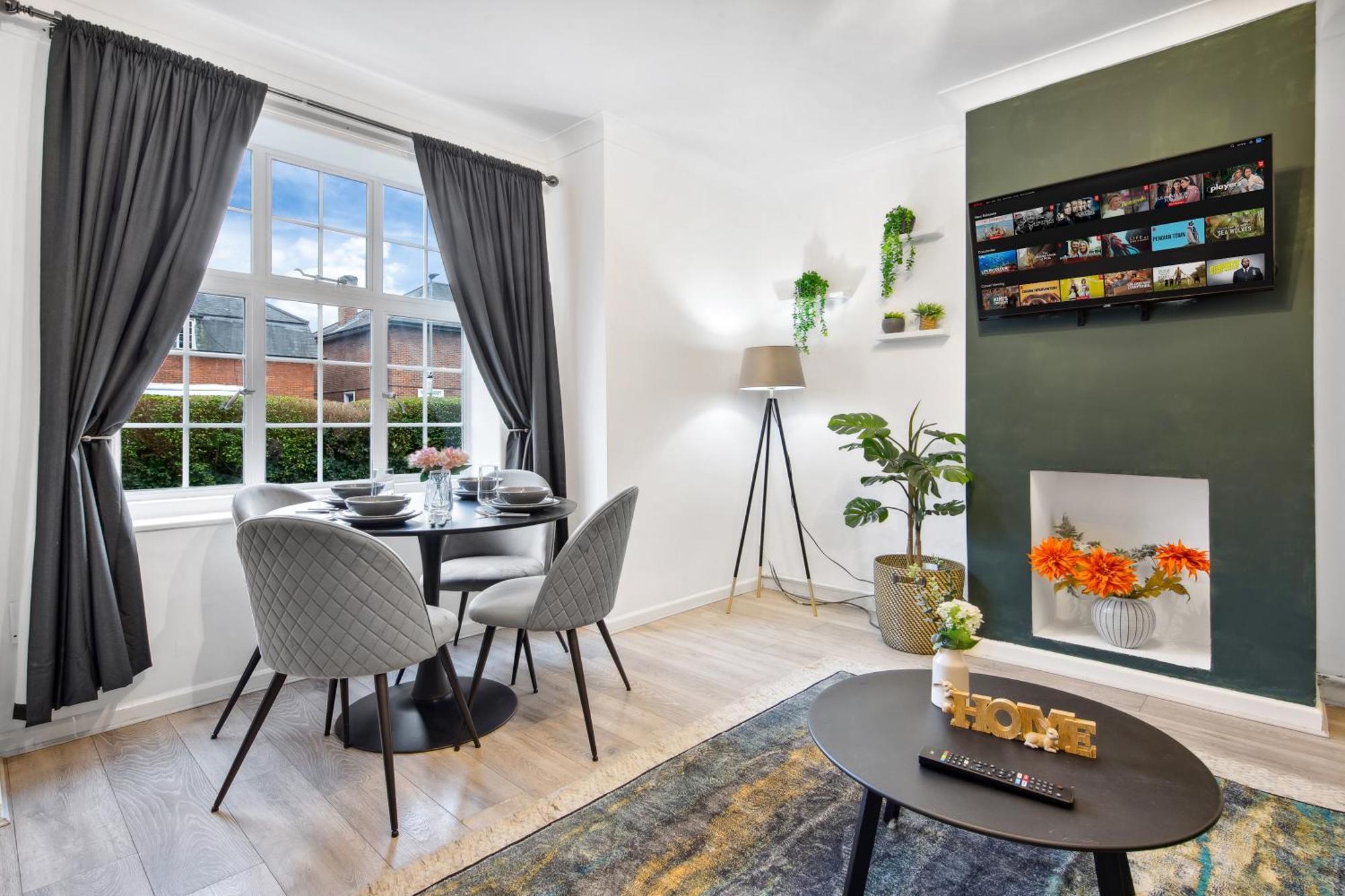 Luxury Retreat - Sleeps 7 - Hot Tub - Jacuzzi Ferienhaus