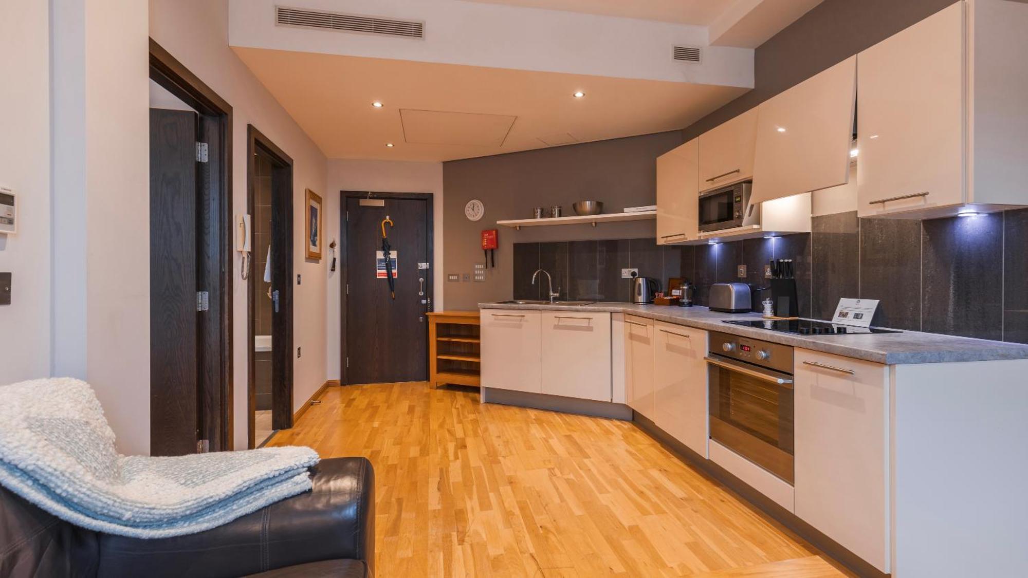 Cannon Street Serviced By Lovelystay * Londra