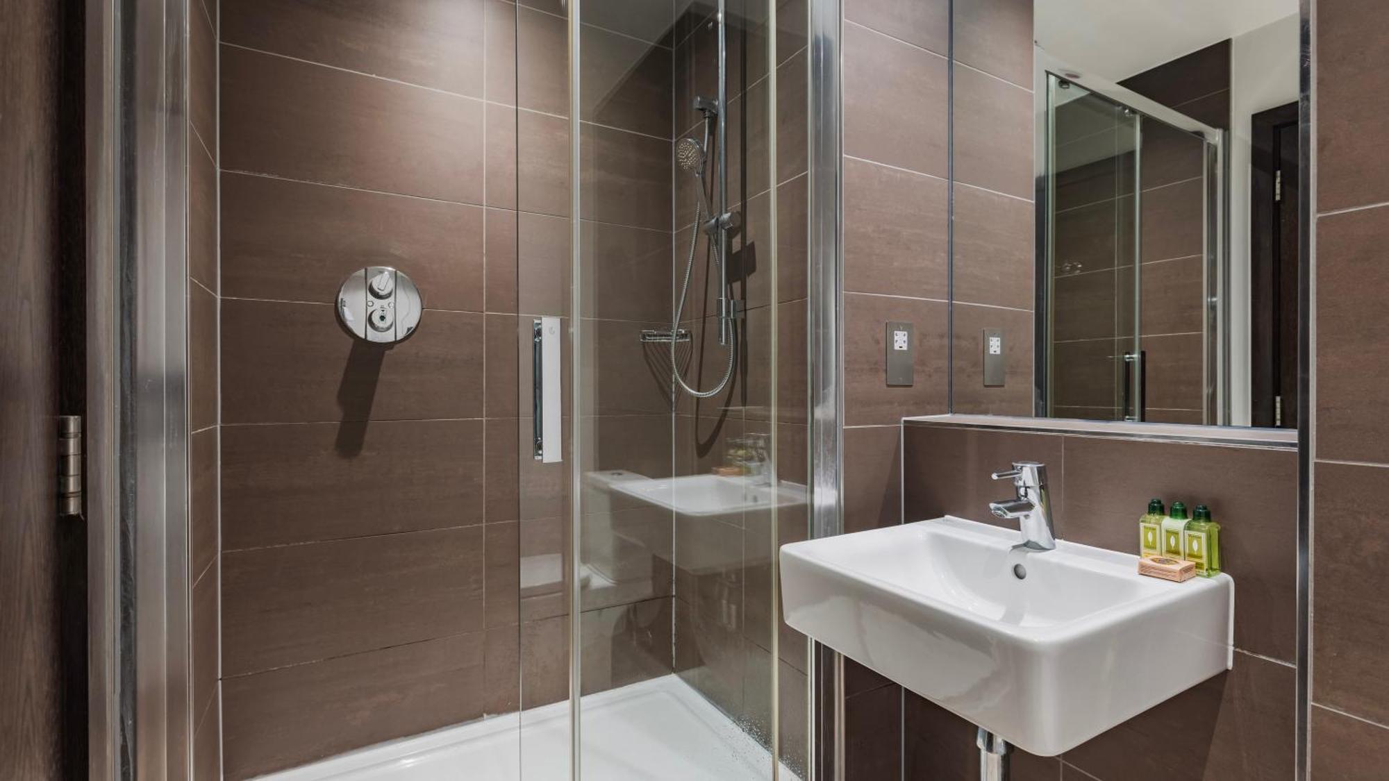 Cannon Street Serviced By Lovelystay * Londra