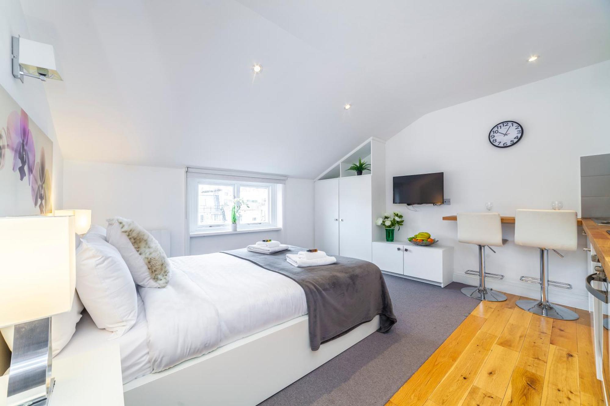 Amazing Modern Studio, Prestigious Paddington Lägenhet London