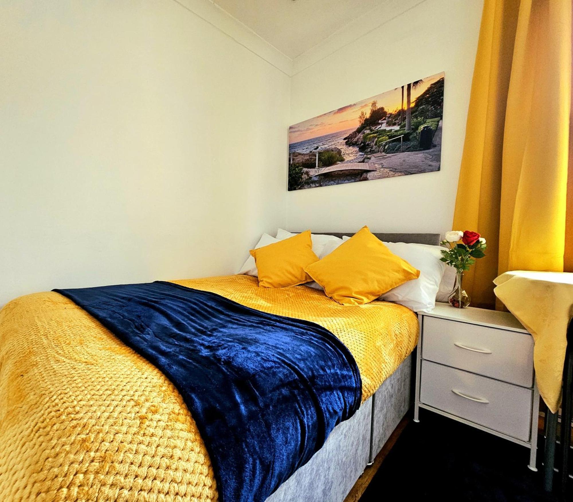 Elegant Spacious In Apartment *