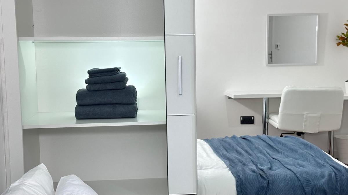 Cosy 2 Bedroom Modern London