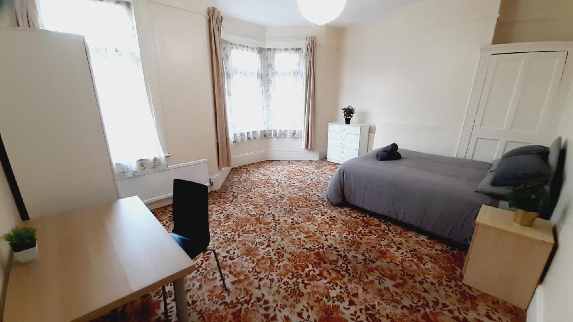 Privat bolig Shared House E11 *